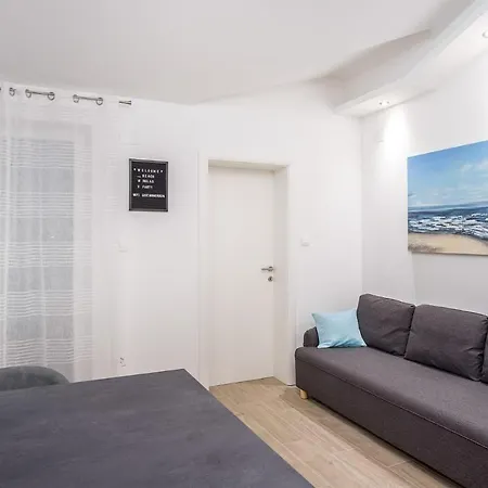 Seaside Polic Apartment *