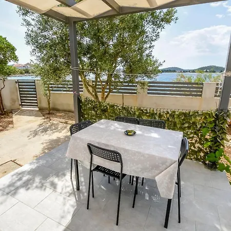 Apartment Seaside Polic