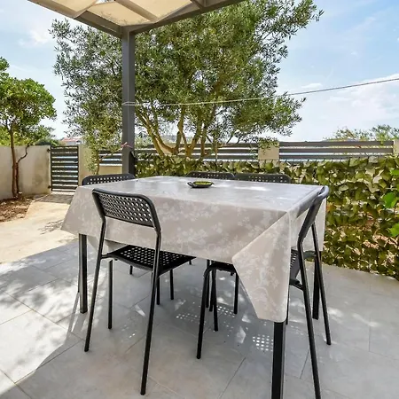 Apartment Seaside Polic