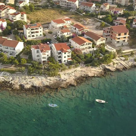 Seaside Polic Apartment *